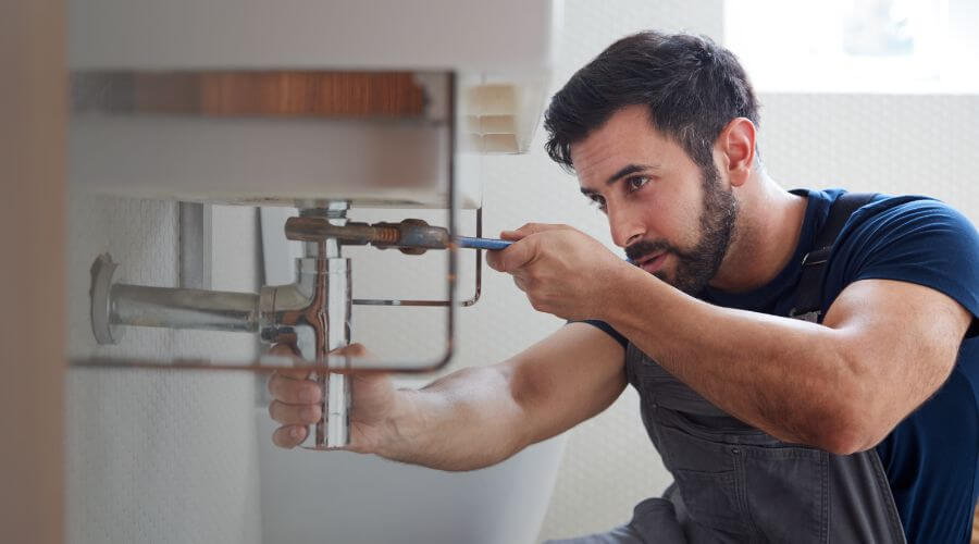 Water heater thermostat replacement in Haubstadt, IN